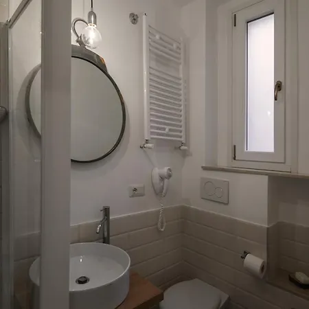 Of Arts Bed & Breakfast 2*